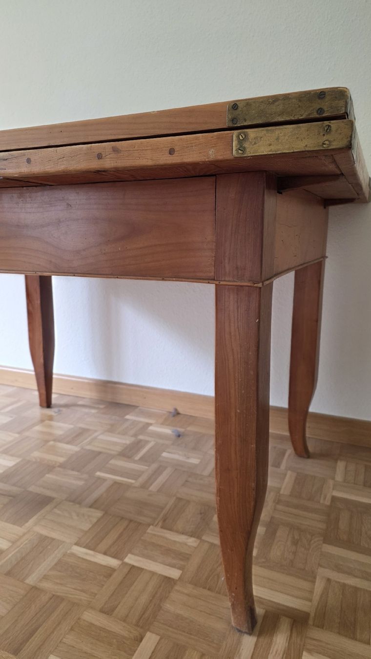 Tavoli: Massiv Holztisch mit Schieferplatte – Usato da Reinach BL venduto da luc_q5vq 1