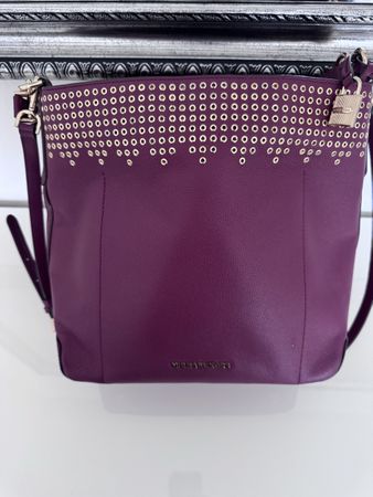 Michael Kors Handtasche bordeaux mit Nieten guter Zustand