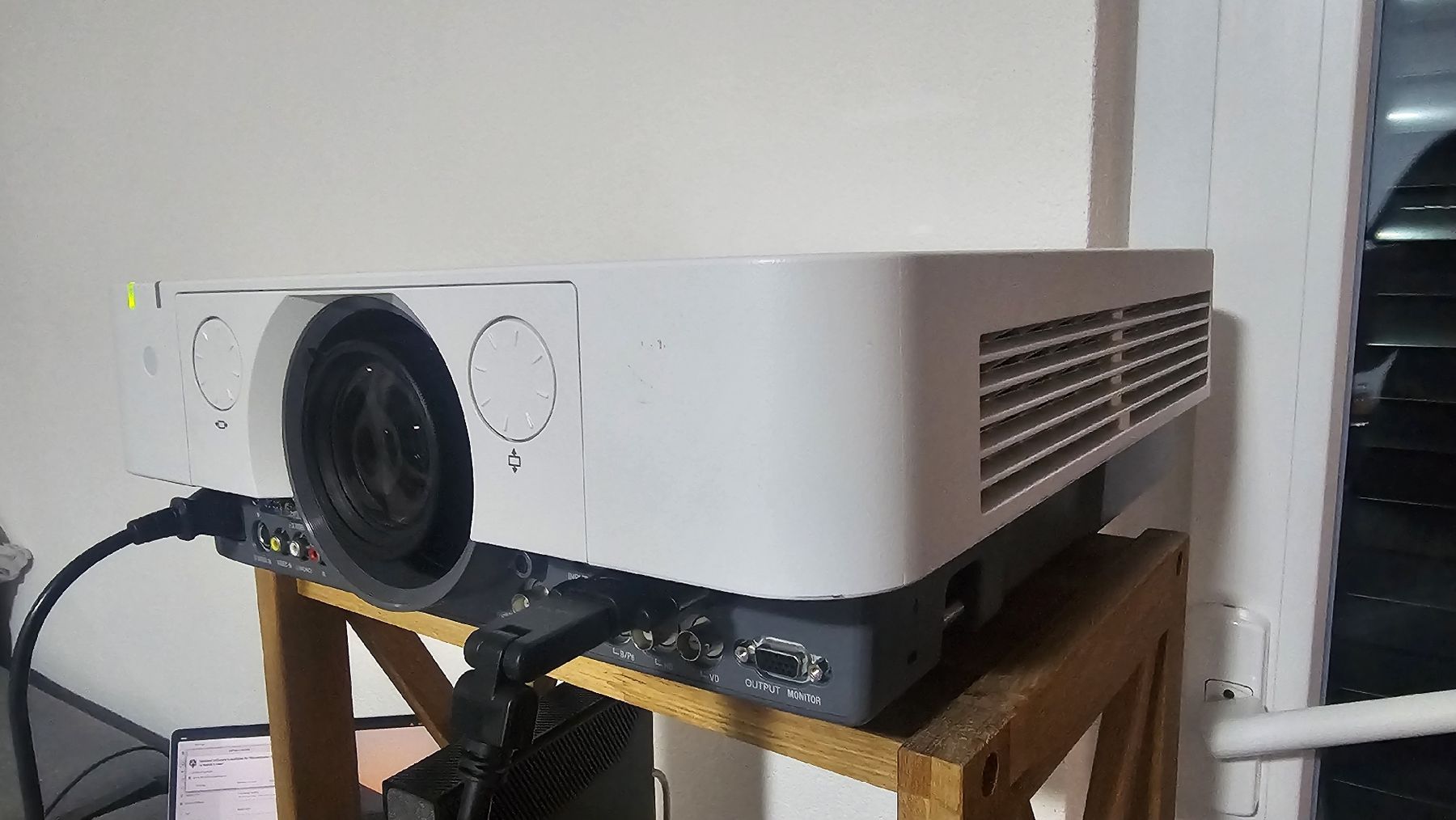 Sony Proiettori: Beamer Sony VPL-FX35 – Usato da Aproz (Nendaz) venduto da Svet_f 5