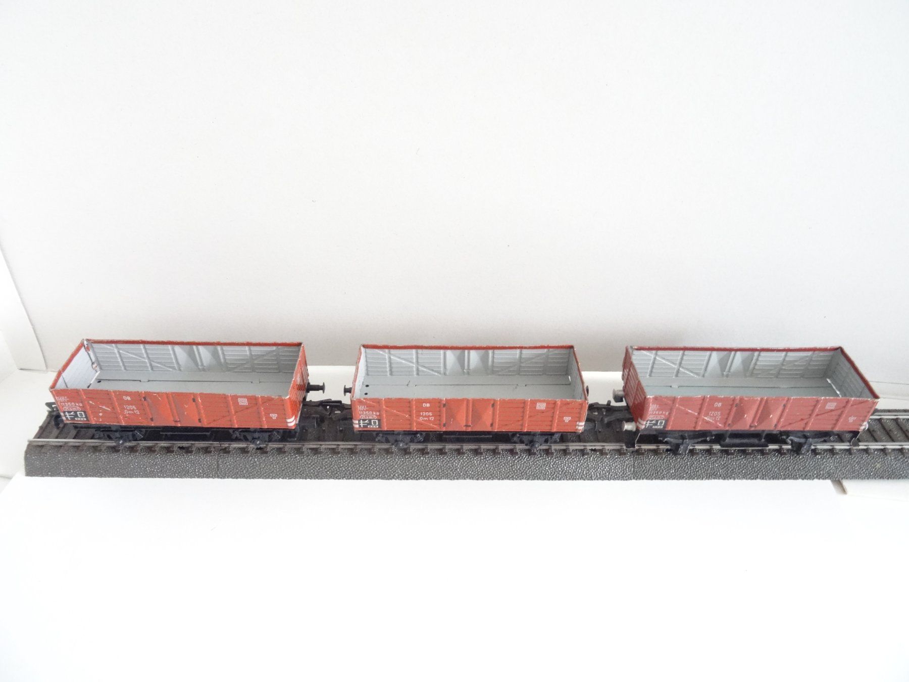 Fleischmann Modellini di ferrovie: Fleischmann H0 3 Güterwagen mit Blechaufbau – Usato da Hochdorf venduto da Teger02 3