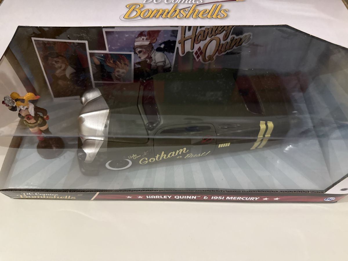 Jada Toys Modellini d'auto: DC Comics Bombshells Harley Quinn 1951 Mercury Figur NEU – Nuovo e nell'imballaggio originale da Basel venduto da Zomeg 3