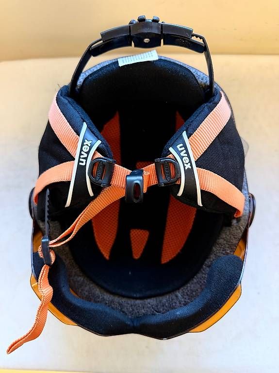 Caschi: Uvex Skihelm Kinder 54-56cm  – Usato da Horgen venduto da hickebutz 2