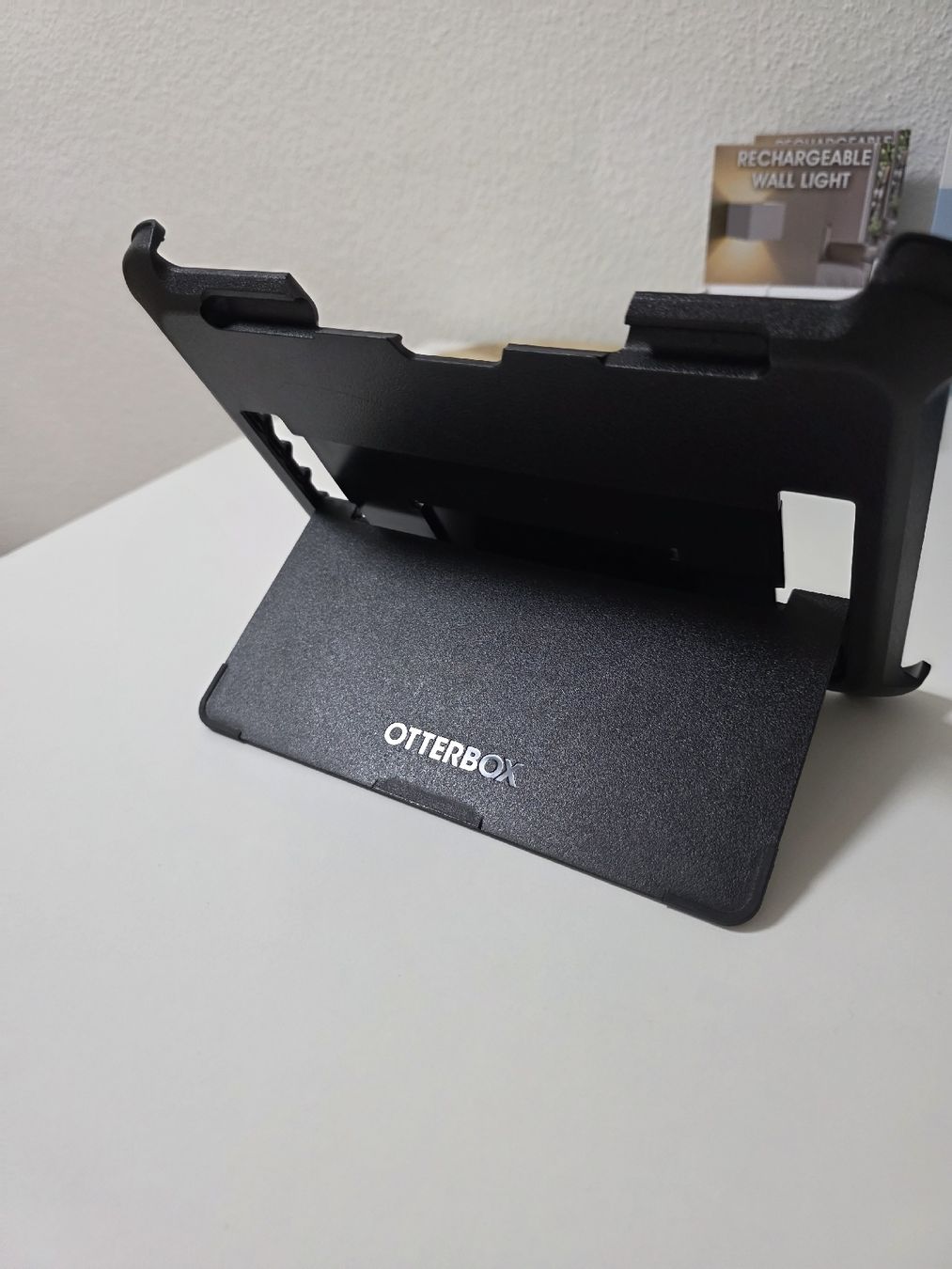 Sonstige Dekorationen & Accessoires: Ipad Aufsteller Otterbox – Gebraucht aus Birmenstorf AG von sok_6yp9 2