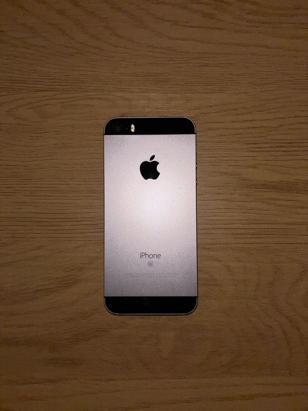 Apple Portables: iPhone SE 64GB Silber Displaybruch defekt – Défectueux à Sonnental par sunnyside_m 1