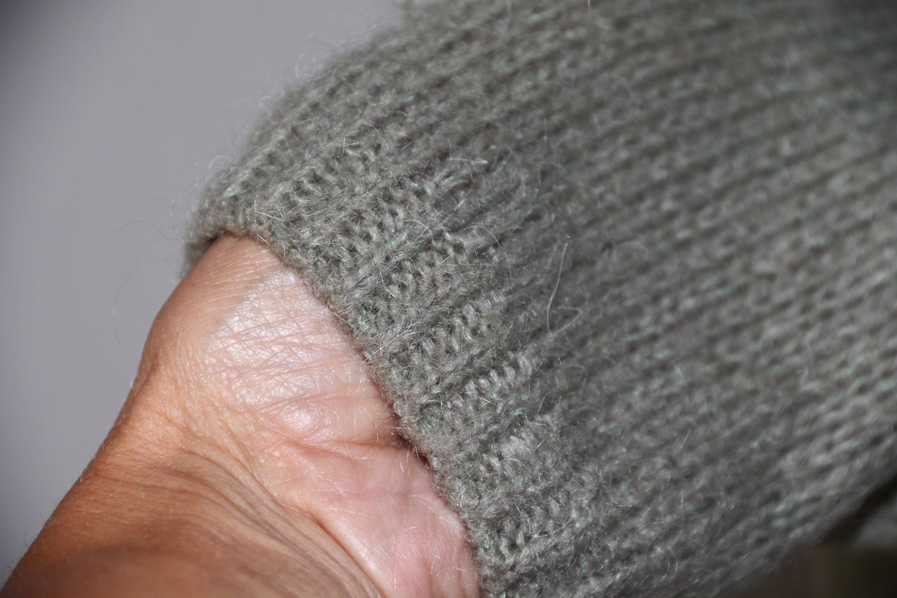 Jacken: Tolle Strickjacke Gr.M – Gebraucht aus Oberwil-Lieli von Svetlana28 5