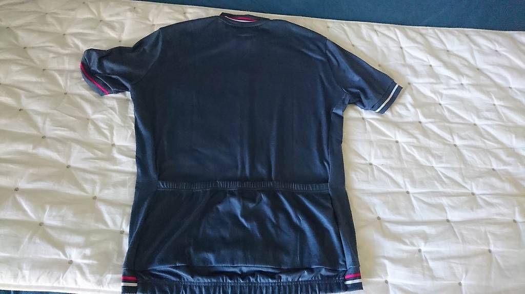 Leibchen & Hosen: Jersey de vélo La Classica – Gebraucht aus Vinelz von rav_h9zs 2