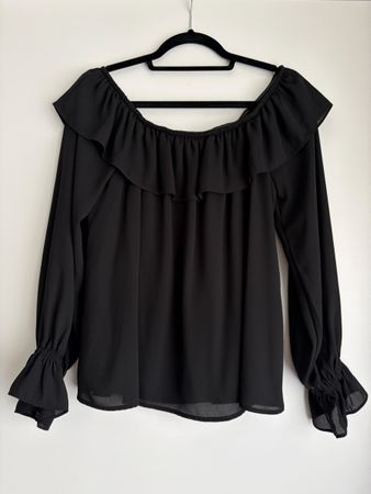 Schwarzes Top schulterfei , Neu, Grösse 36 von Bruuns Bazaar