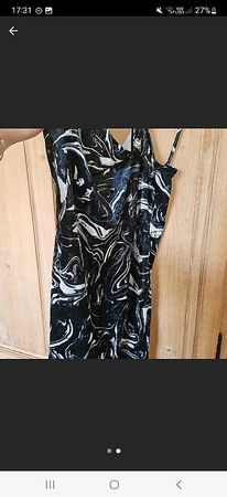 velvet schwarz&weiss kleid grösse m