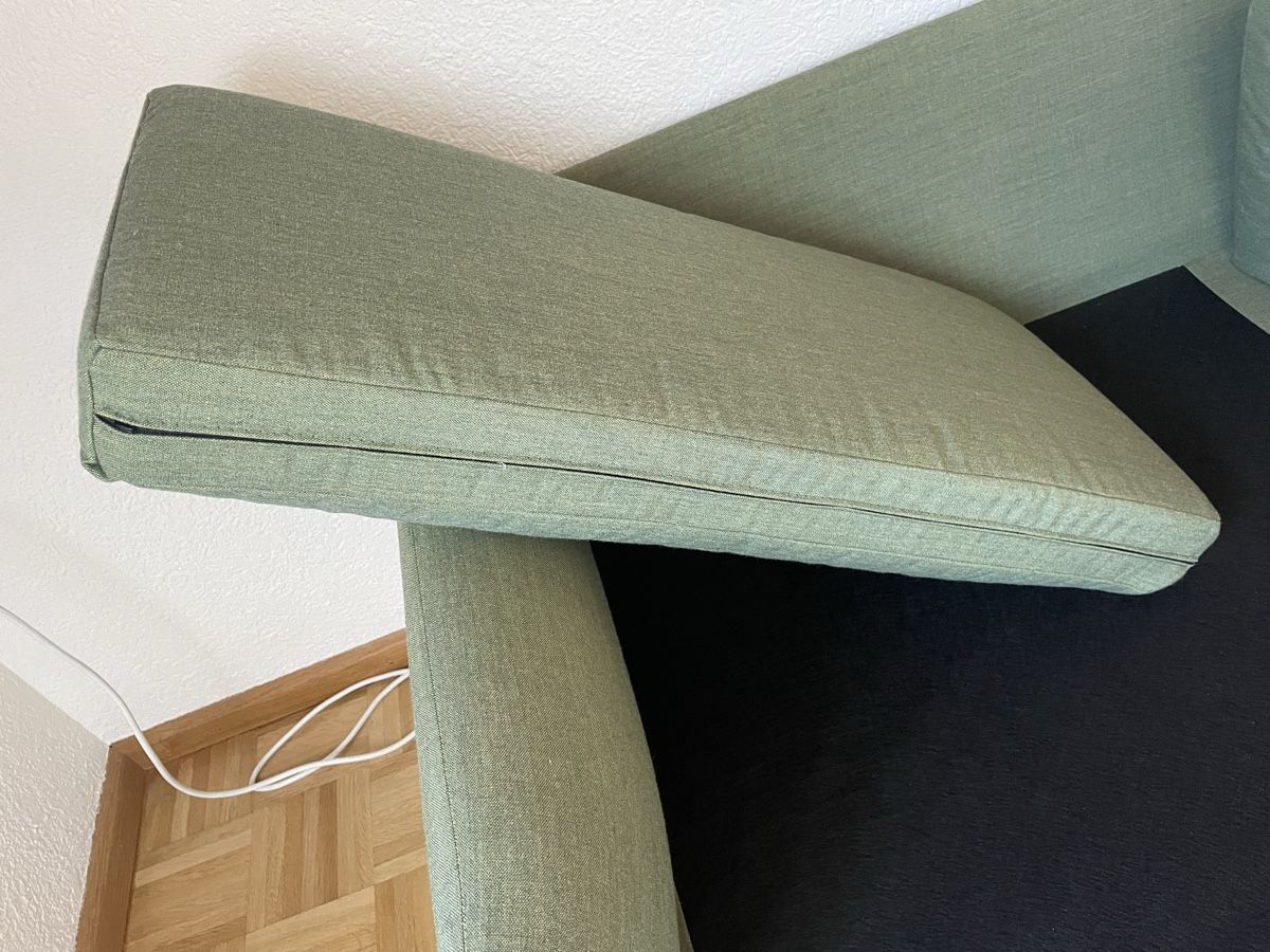 Muuto Divani: 2er-Sofa OUTLINE von muuto – Usato da Gempen venduto da rosalie24 7