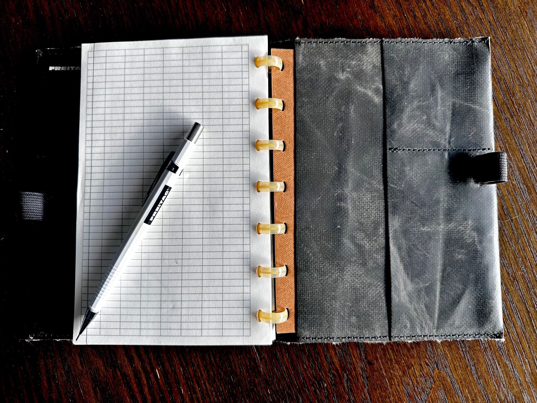 Calendari: FREITAG AGENDA-ORGANIZER SCHWARZ – Usato da Haldenstein venduto da enie123 1