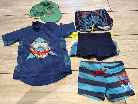 Jungen Badehosen Set Gr 98/104, 5 teilig