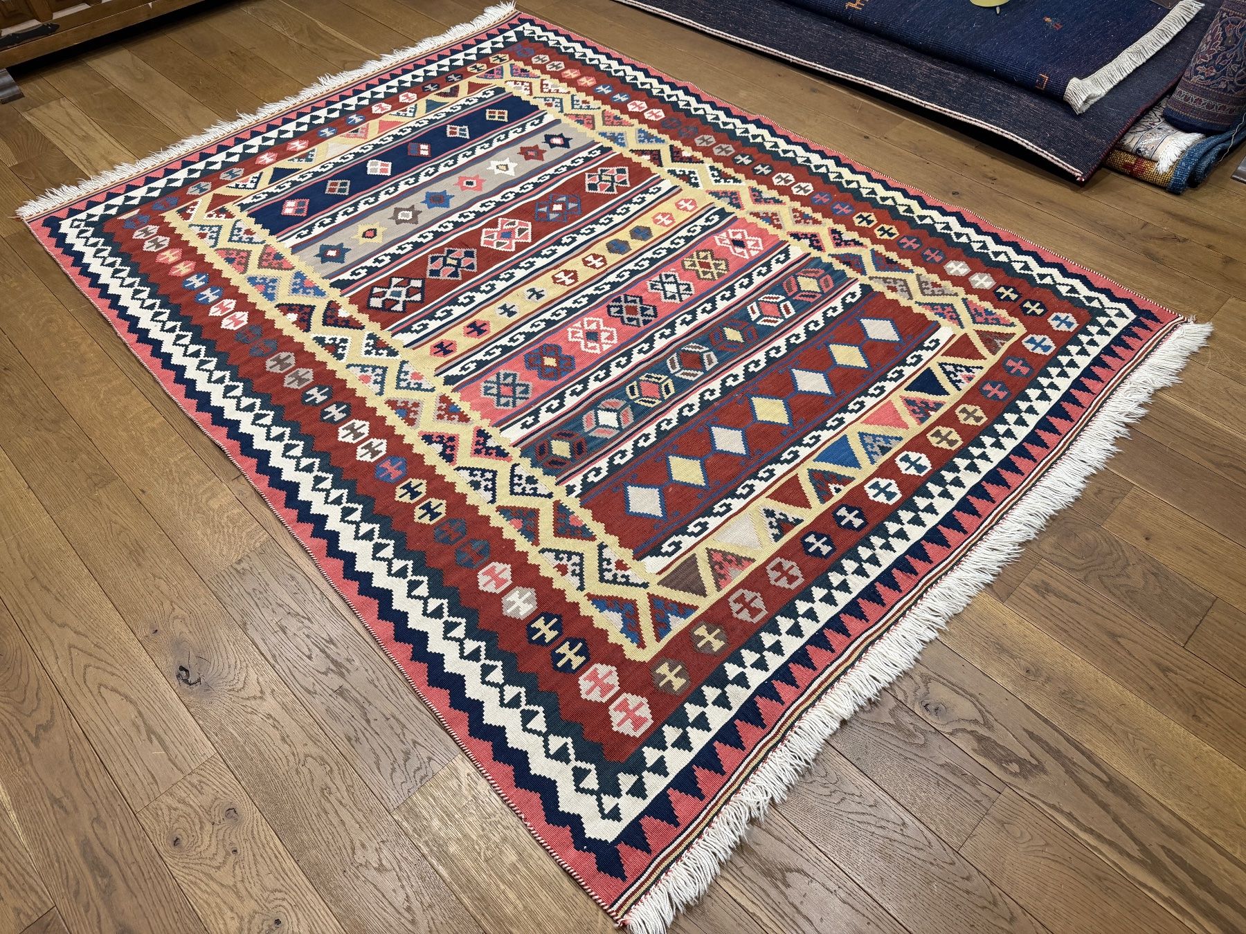 Kelim Tappeti: Kelim - handgeknüpfter Orintteppich gratis Versand – Usato da Bennau venduto da Mayer_Carpets 2