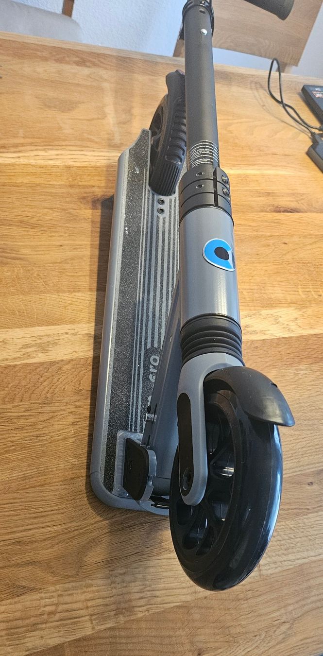 Kickboard: Trottinett Micro Grey  Top Zustand – Usato da Hinwil venduto da Kangra 9