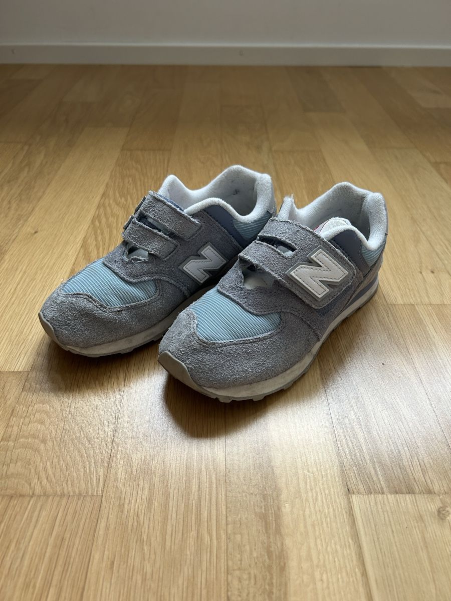 New Balance Schuhe für Jungen: New Balance Sneaker, hellblau, 33 – Gebraucht aus Bern von junibrise