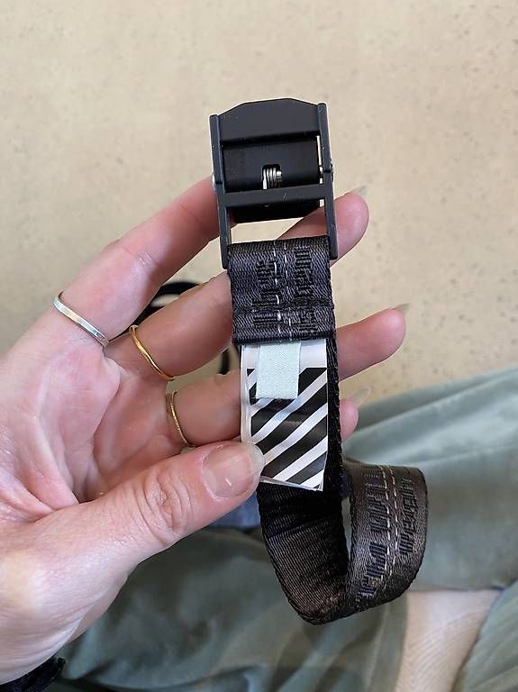 Gürtel: Off-White Gürtel  – Gebraucht aus Wattenwil von flu_6v27 1