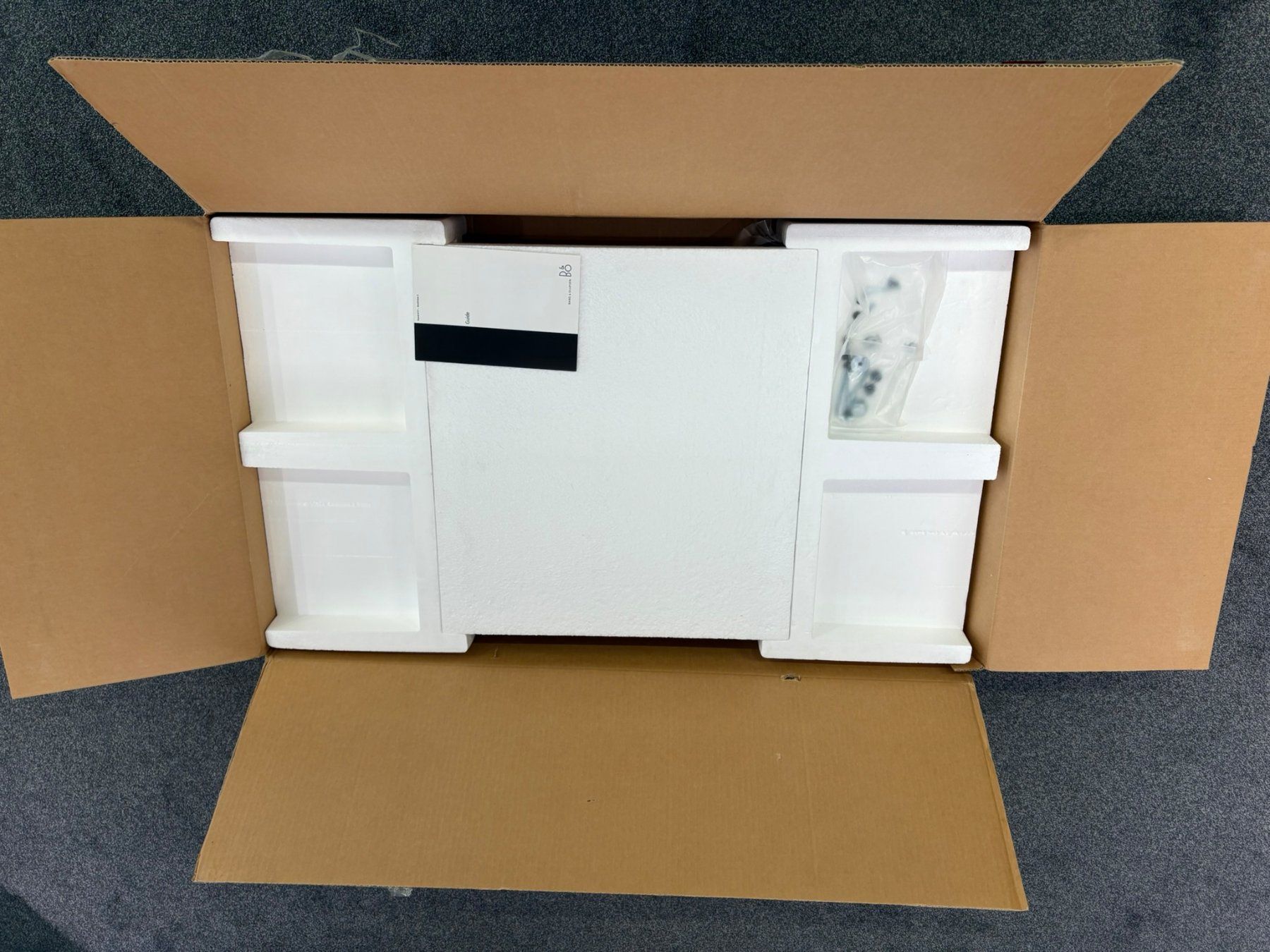 Supporti a parete: BeoVision 5 Bodenstandfuss 4171 – Nuovo e nell'imballaggio originale da Hochdorf venduto da av-electronics 4