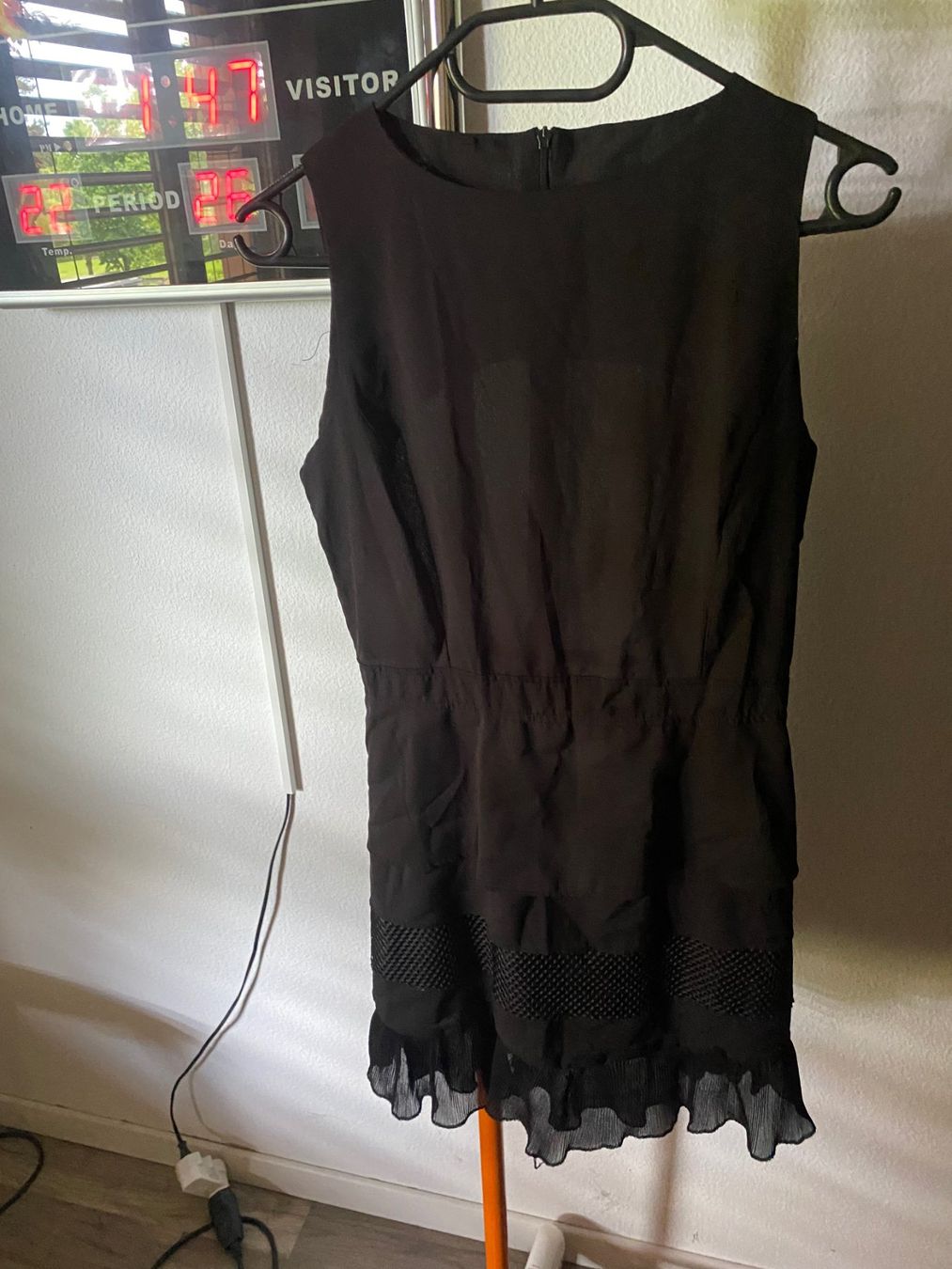 Kleider: Cocktail/Partykleid schwarz Grösse S – Gebraucht aus Allenwinden von Obalu 1