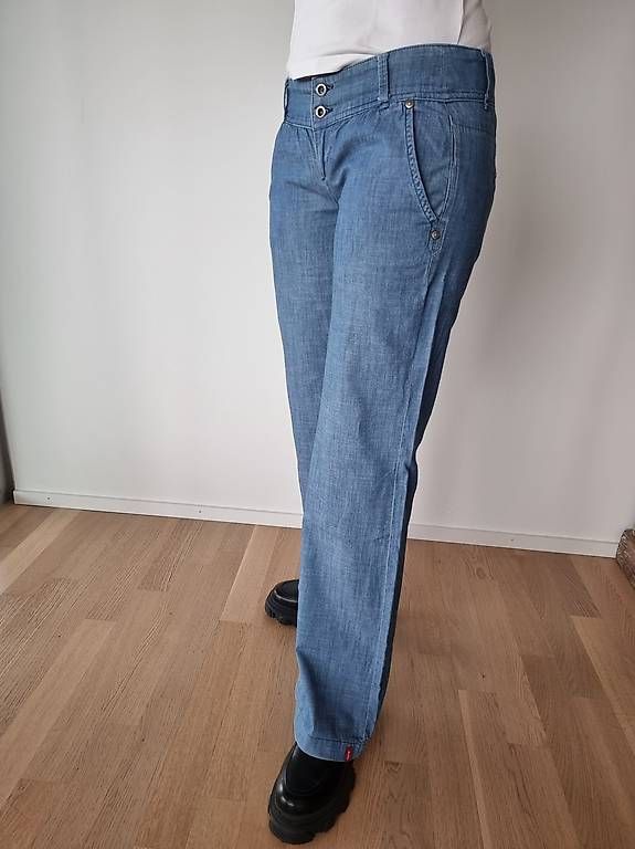 Jeans: Leichte weite Jeans von Esprit, Gr.29 – Usato da Ostermundigen venduto da d-p73