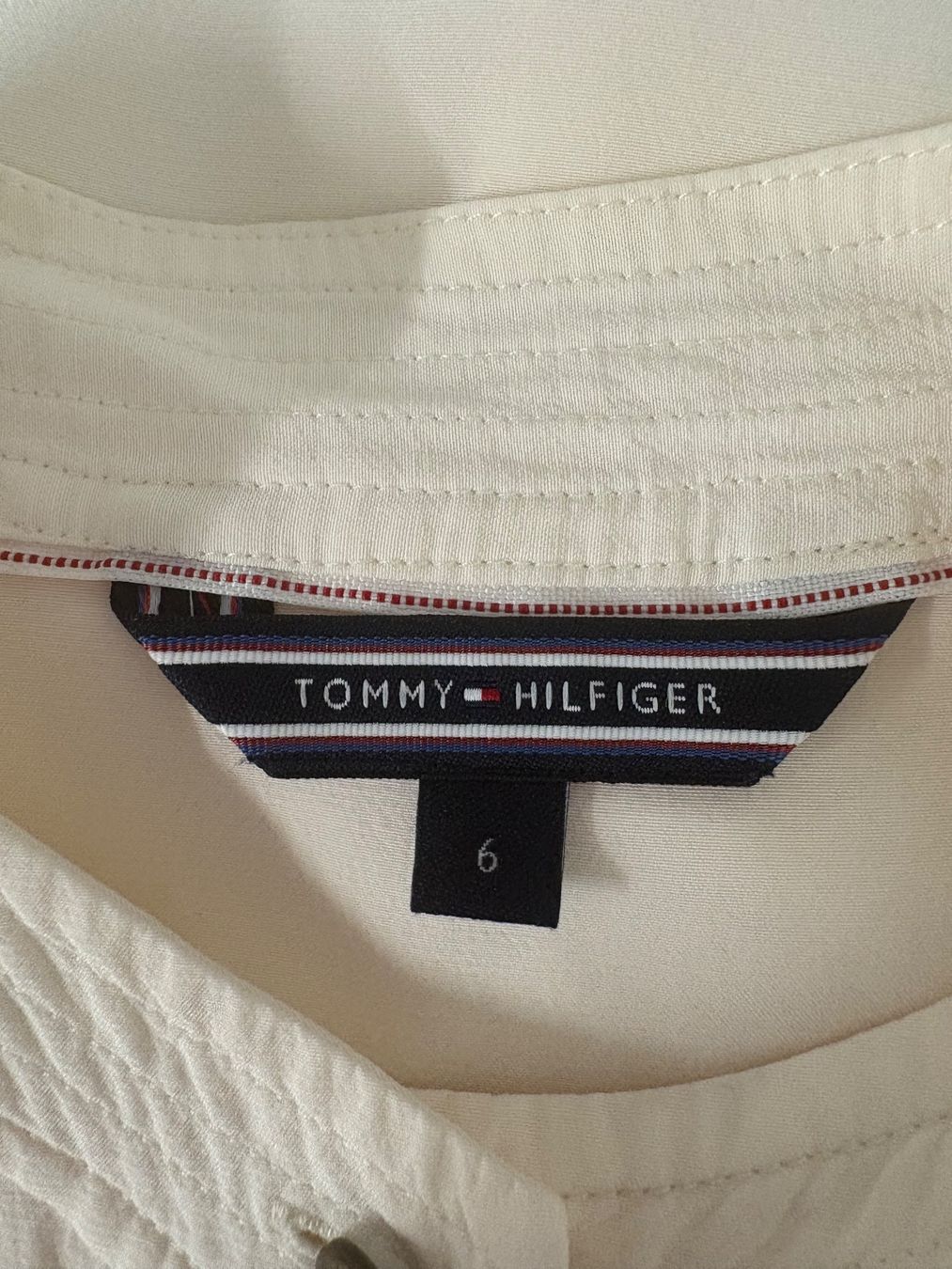 Tommy Hilfiger Camicette: Tommy Hilfiger Bluse in Creme Gr. 34 Viskose – Nuovo (secondo la descrizione) da Regensdorf venduto da secondchancefashion 5