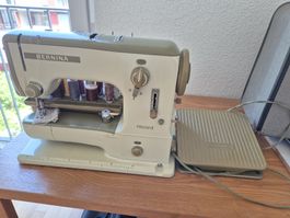 Bernina Record 530-2 Nähmaschine mit Zubehör & Koffer