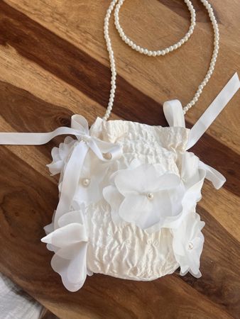 Braut Tasche mit Blumen und Perlen