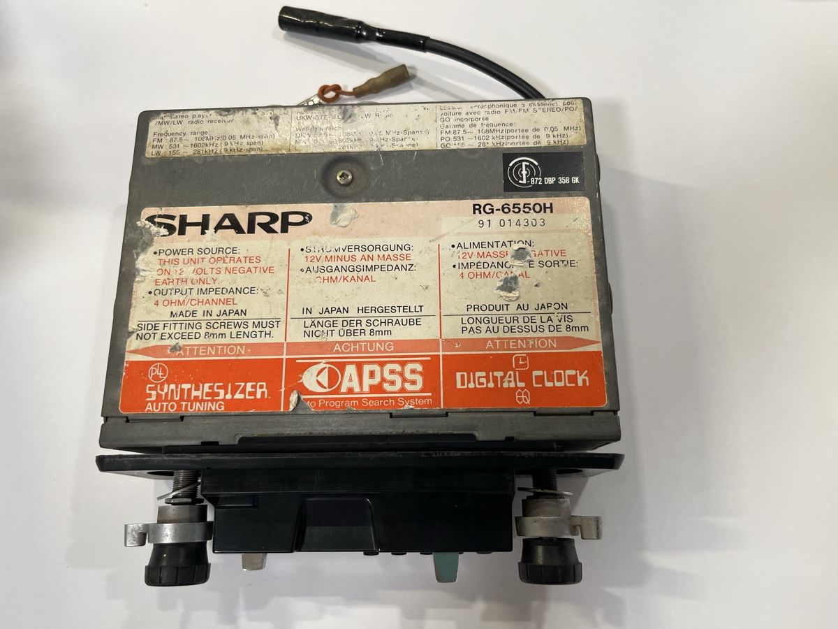 Sharp Radios: Oldtimer SHARP RG-6550H Radio APSS Synthesizer – Gebraucht aus Winkel von Tongabonga