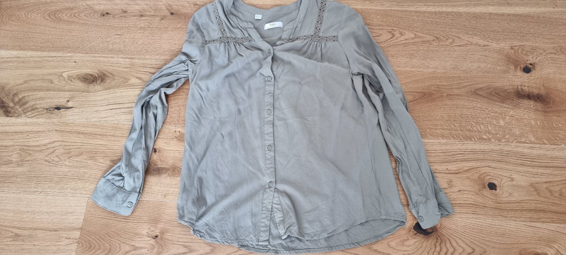 Lotti di vestiti: 9er-Set: Damenoberteile Grösse 36/38 – Usato da Lachen SZ venduto da allesweg78 5