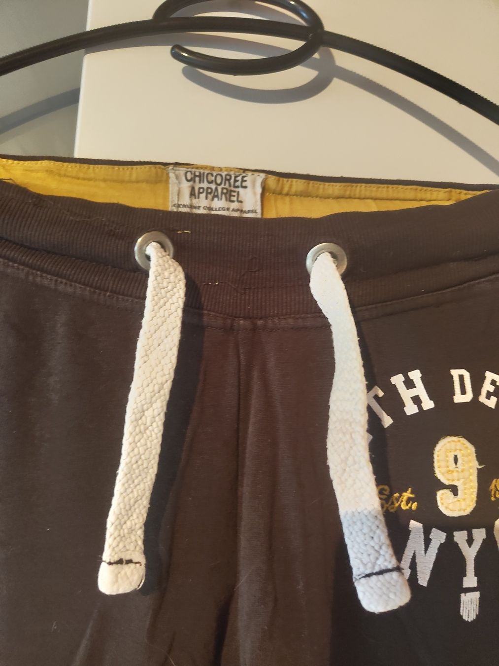 Pantaloni: Hose / Trainerhose / Jogginghose / Grösse M / braun – Usato da Schänis venduto da Second_Life_ 1