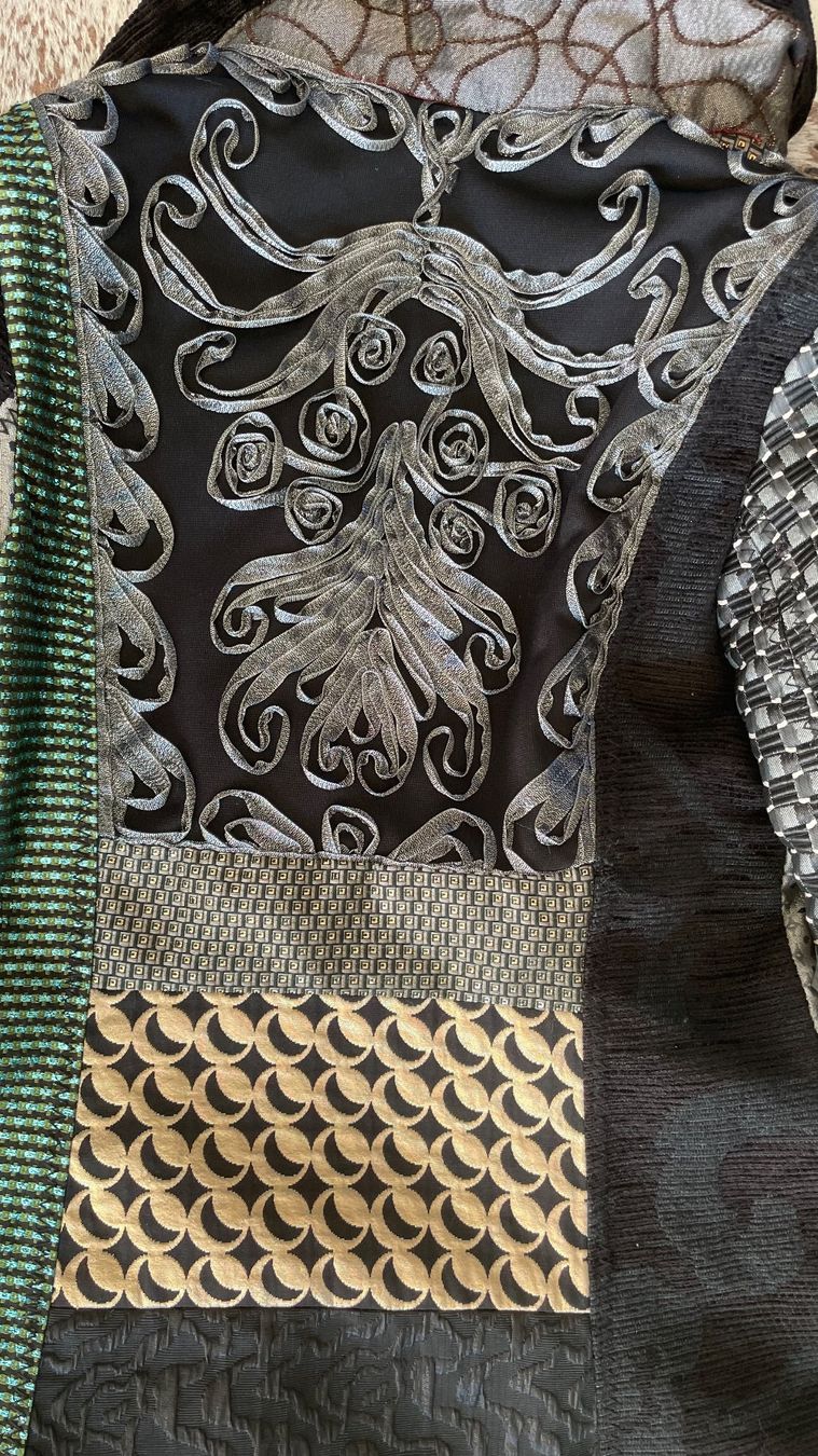 Desigual Manteaux: Desigual Mantel Patchwork Design gebraucht schwarz – D'occasion à Rapperswil SG par 77wanderer77 4