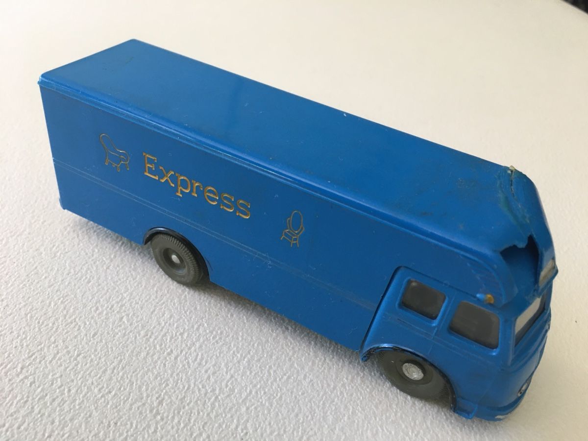 Siku Modellini d'auto: Siku Mercedes V97 Möbelwagen – Difettoso da Grellingen venduto da Toyhamster 2