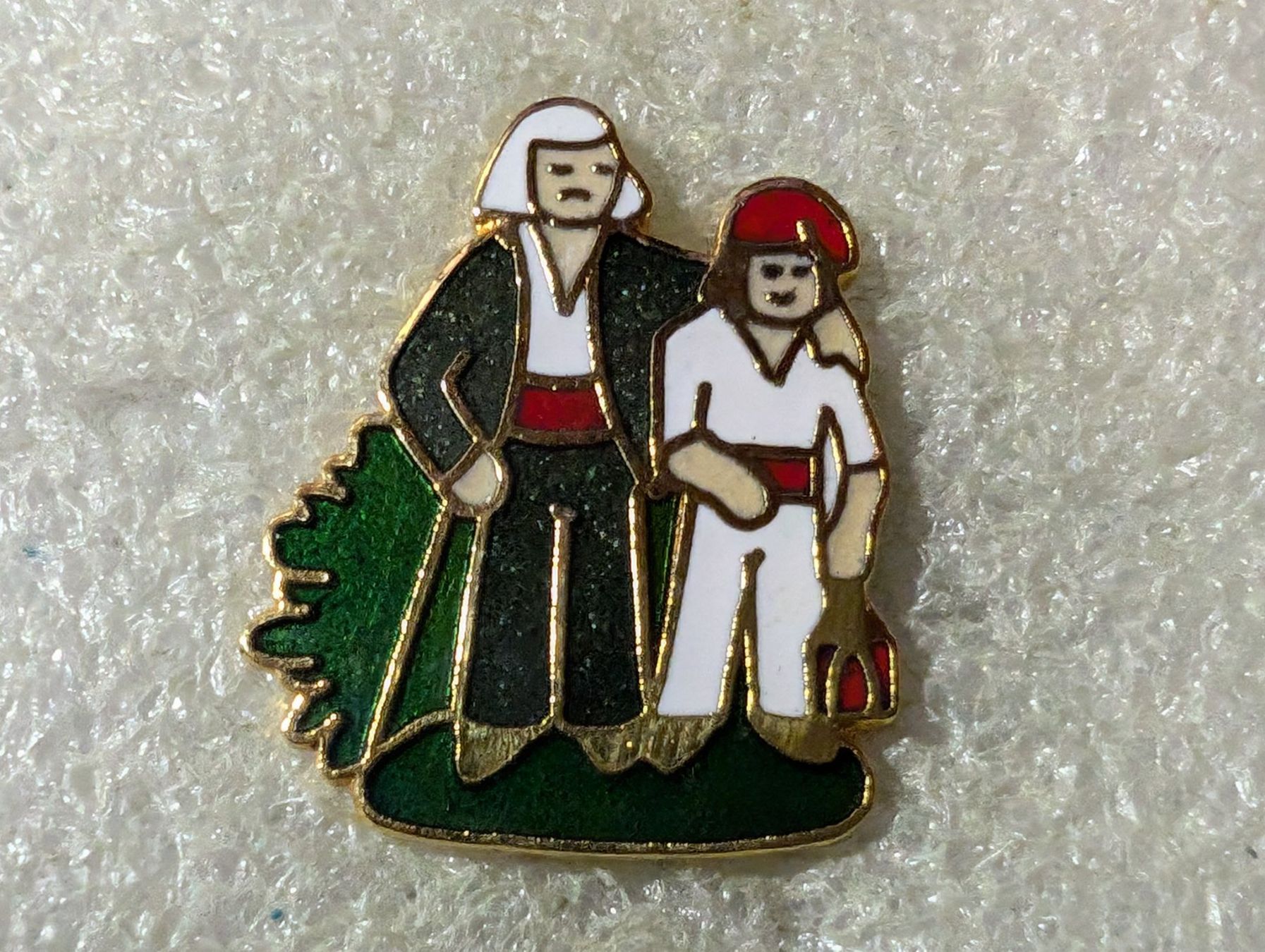 Plaketten & Abzeichen: Ansteckpin 67: Paar – Gebraucht aus Oppligen von Pin-Fall-Shop