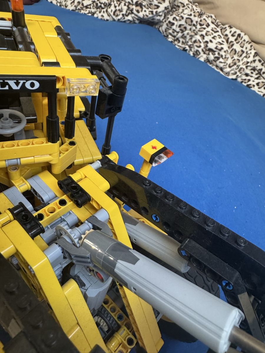 Lego Kit di costruzioni: Lego Technic 42030 Volvo Radlader – Usato da Breitenbach venduto da D4RIO99 7