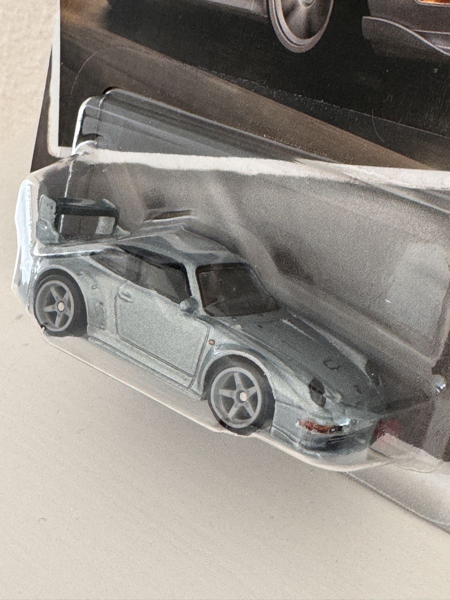 Hot Wheels Modellini d'auto: Hot Wheels Modern Classics 4er Set mit Porsche 993 GT2 – Nuovo e nell'imballaggio originale da Oberhasli venduto da digital-capture 5