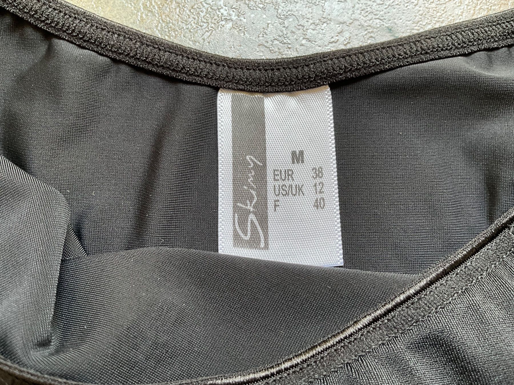 Autres dessous: String Skiny Damen Farbe schwarz Größe M – D'occasion à Basel par elster1986 3