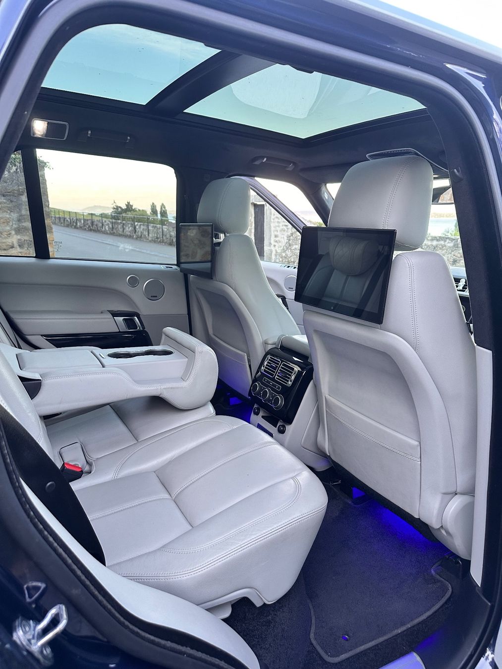 Land Rover Automobili: Land Rover Range Rover 3.0 TDV6 Vogue – Usato da Genève venduto da SovereignWatch 9