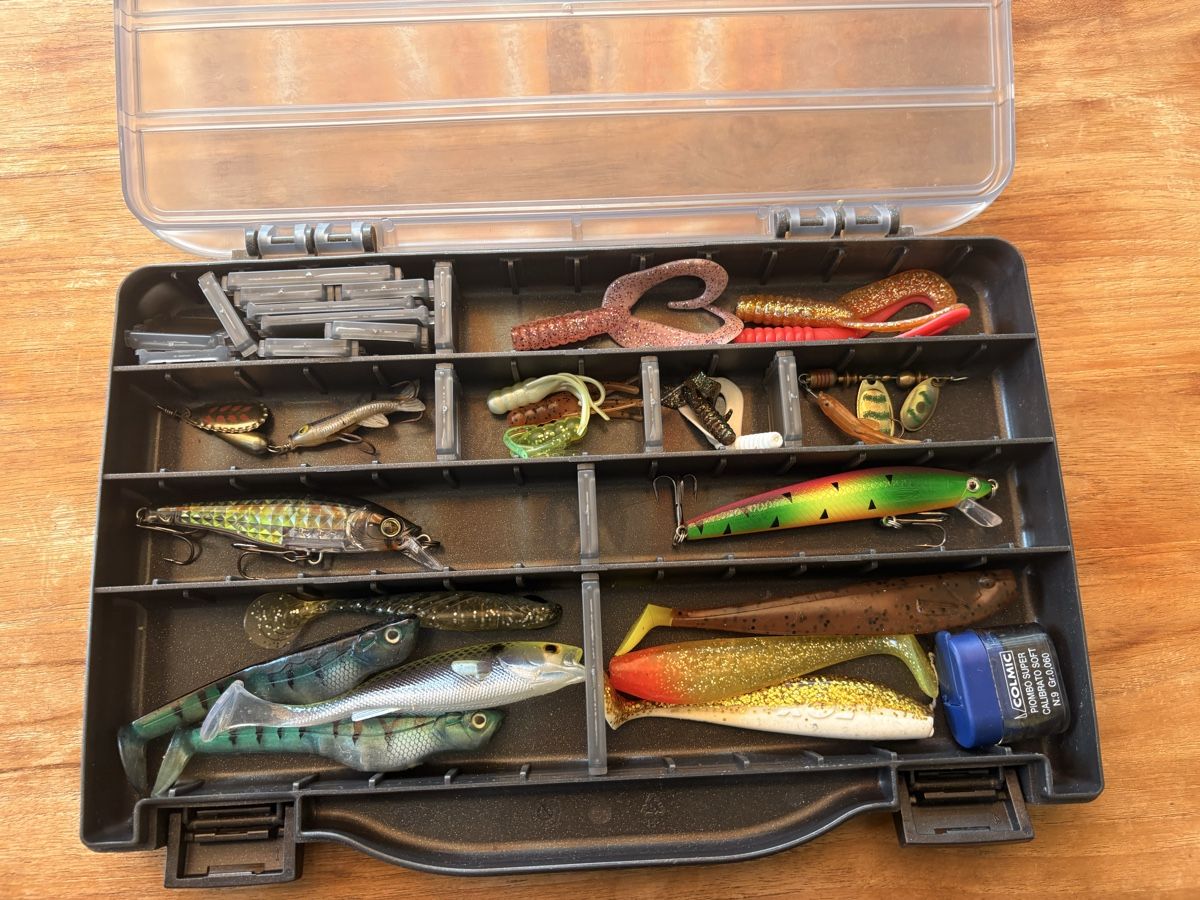 Appâts: Fischerköder mit Box – D'occasion à Wädenswil par ankrebs