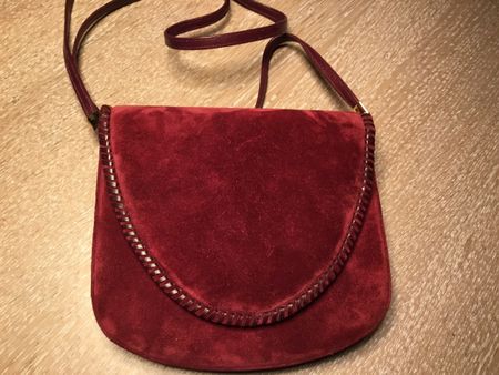 Elegante Wildleder Umhängetasche in weinrot