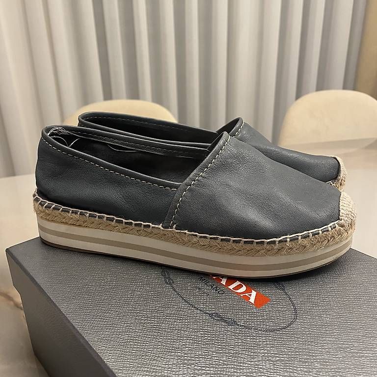 Damenschuhe: Prada Schuhe – Gebraucht aus Rupperswil von mku92 1