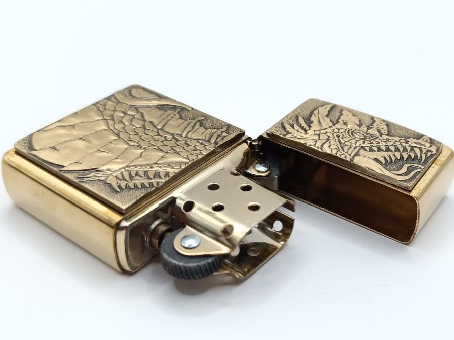 Zippo Accendini: ZIPPO Drachen Emblem Feuerzeug 60005632 – Nuovo e nell'imballaggio originale da Ennenda venduto da Benzinflamme 3