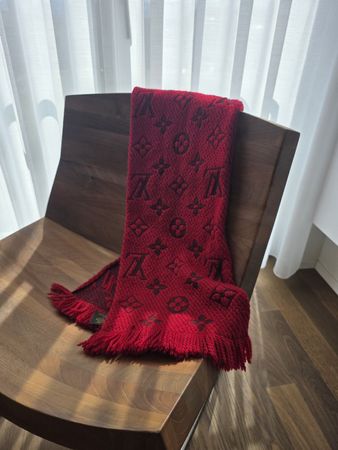 Louis Vuitton Schal Monogram rot mit Fransen gebraucht