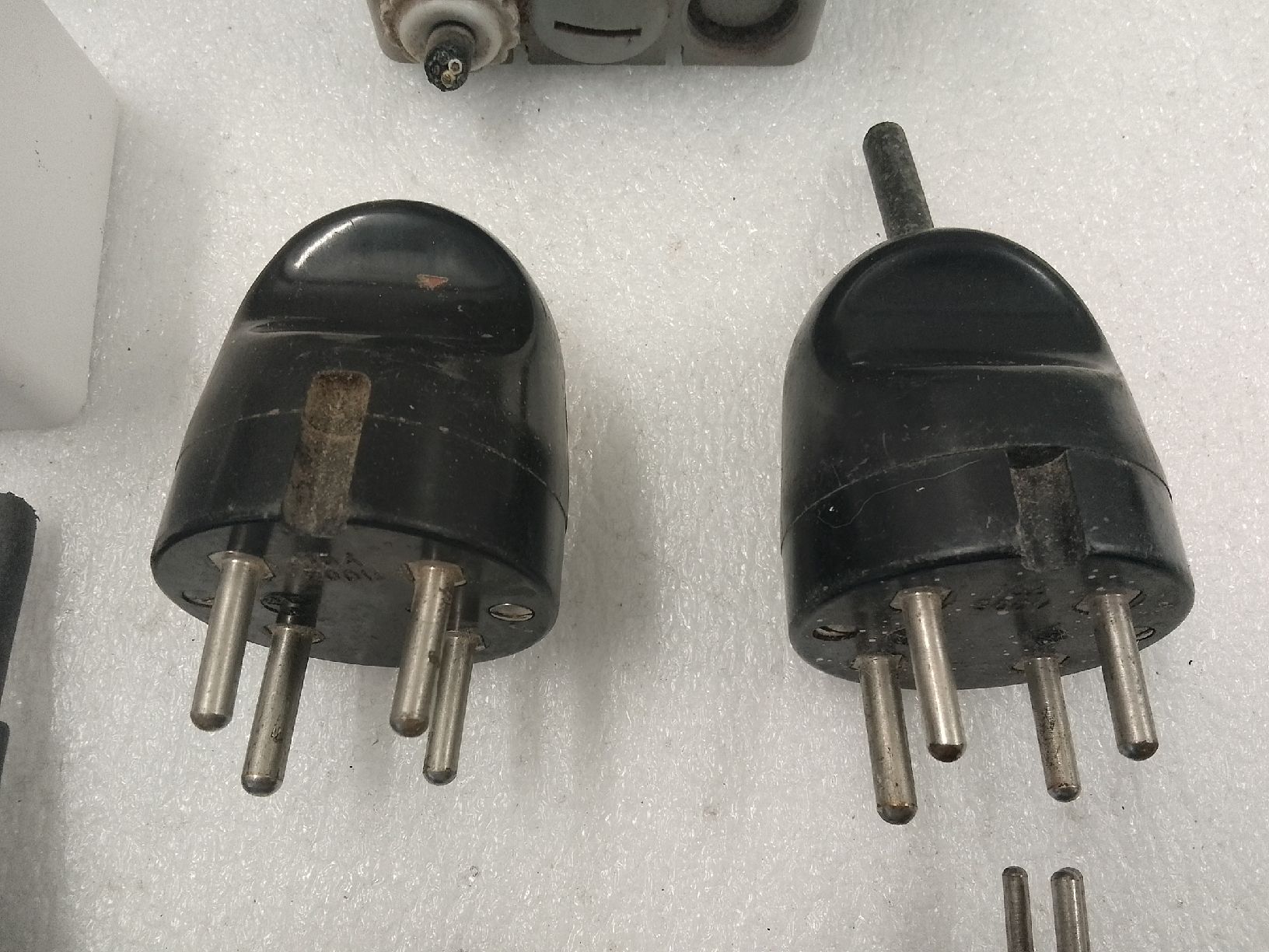 Spine: Elektro Konvolut Schalter Stecker Drehschalter – Difettoso da Trubschachen venduto da Caddy8 2