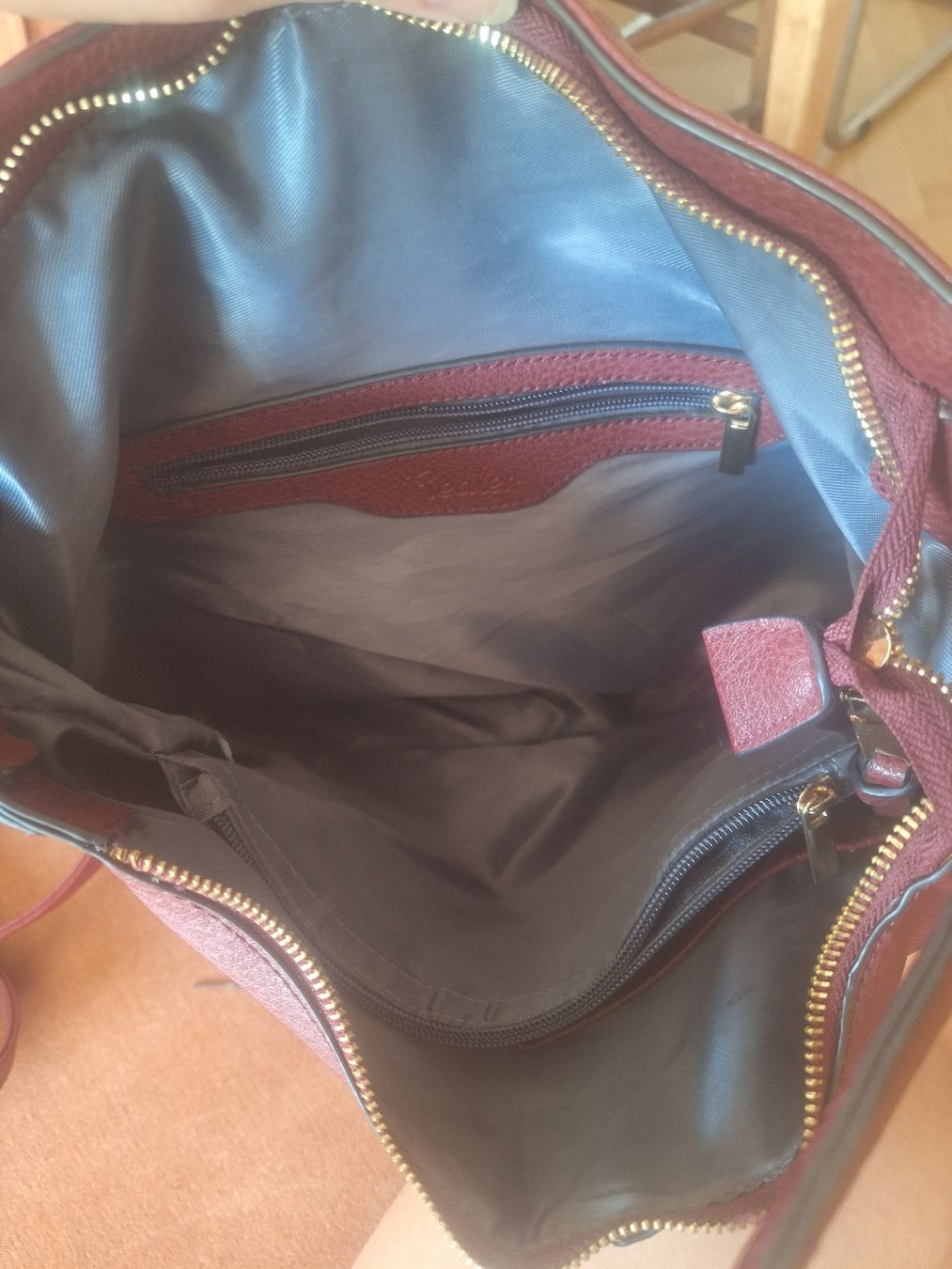 Taschen: Vegane Handtasche Realer bordeauxrot – Gebraucht aus Bern von Myrtha3 3