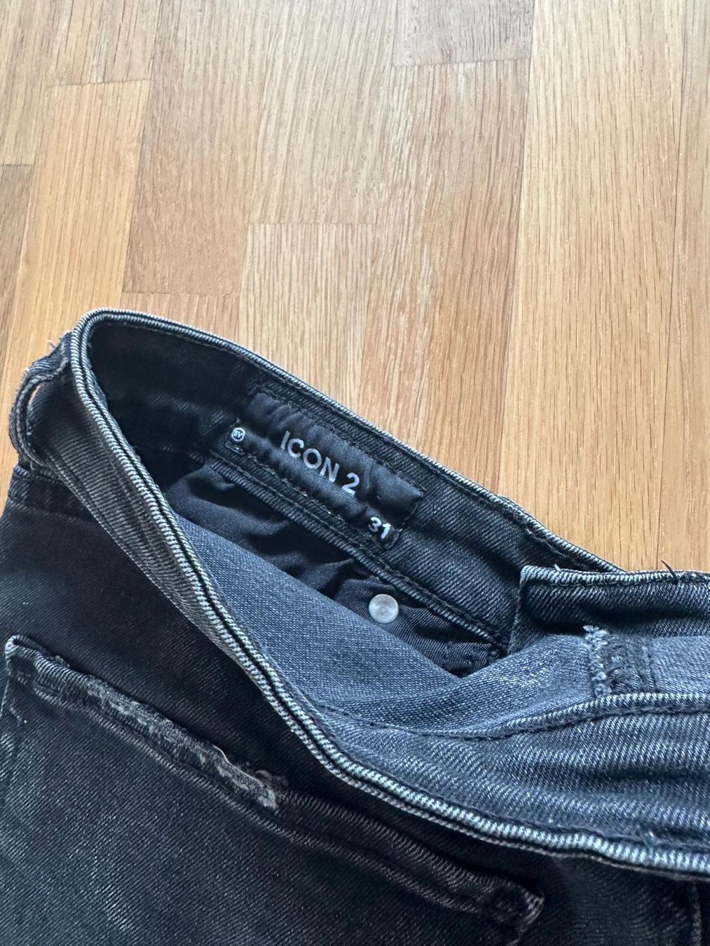 Icon Jeans: Jean noir délavé ICON 2 - Taille 31 – Nuovo (secondo la descrizione) da Vétroz venduto da enz_gr95 2