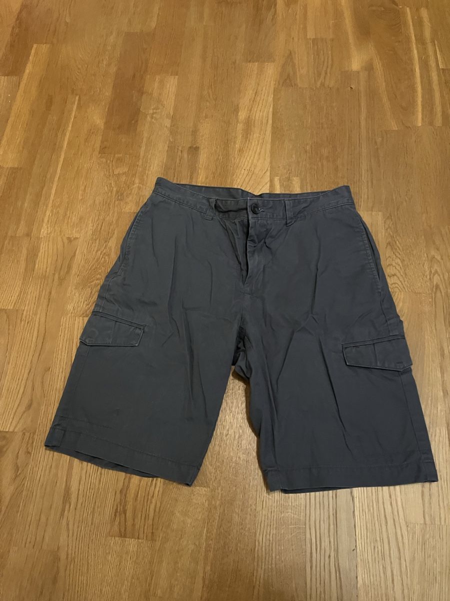 Calvin Klein Pantalons: Calvin Klein Cargo Shorts – D'occasion à Bern par sel_2j9q