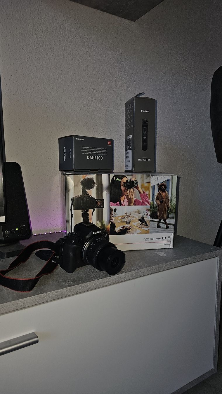 Canon Fotocamera: Canon EOS R50 Creator Kit + DM-E100 + HG-100TBR – Usato da Cadenazzo venduto da anelli.andy