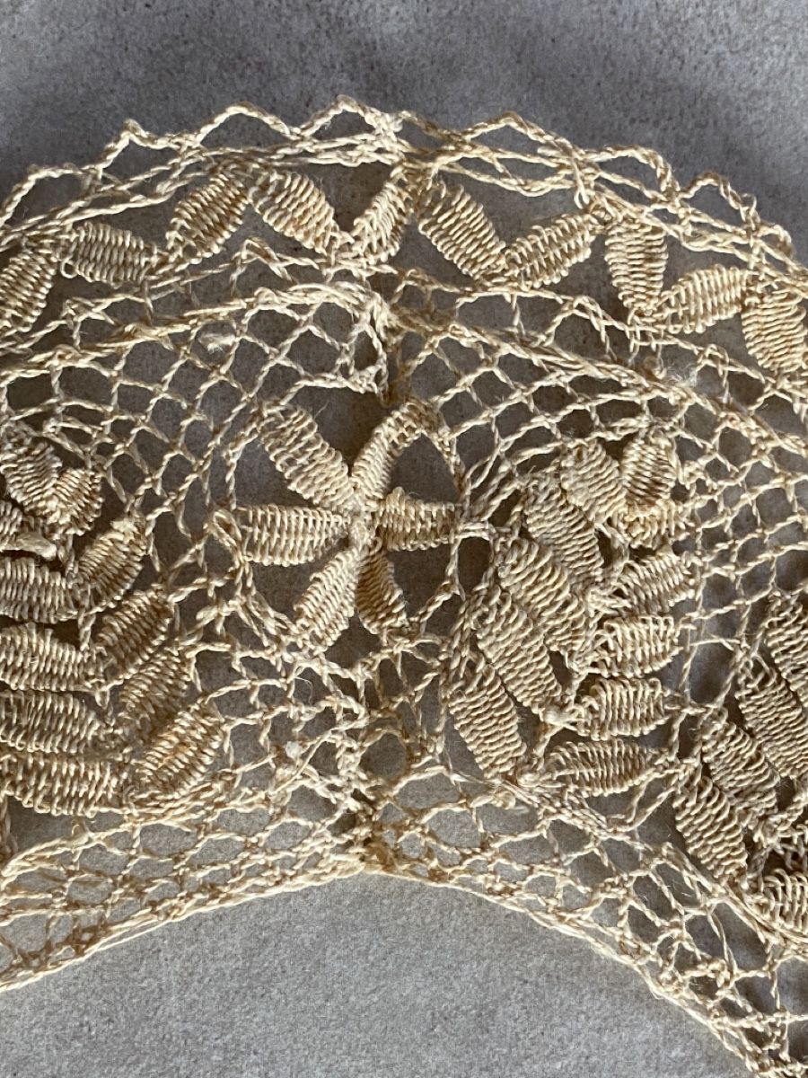 Tessuti: Spitzen Kragen, Handarbeit – Nuovo e nell'imballaggio originale da Rabius venduto da bri_ca76 2