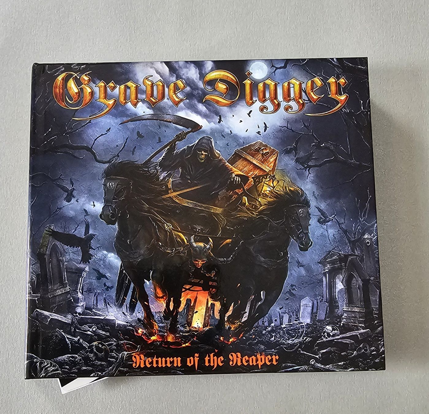 CD: Grave Digger - Return Of The Reaper - MediaBook – Nuovo (secondo la descrizione) da Lenzburg venduto da Pa_hcs