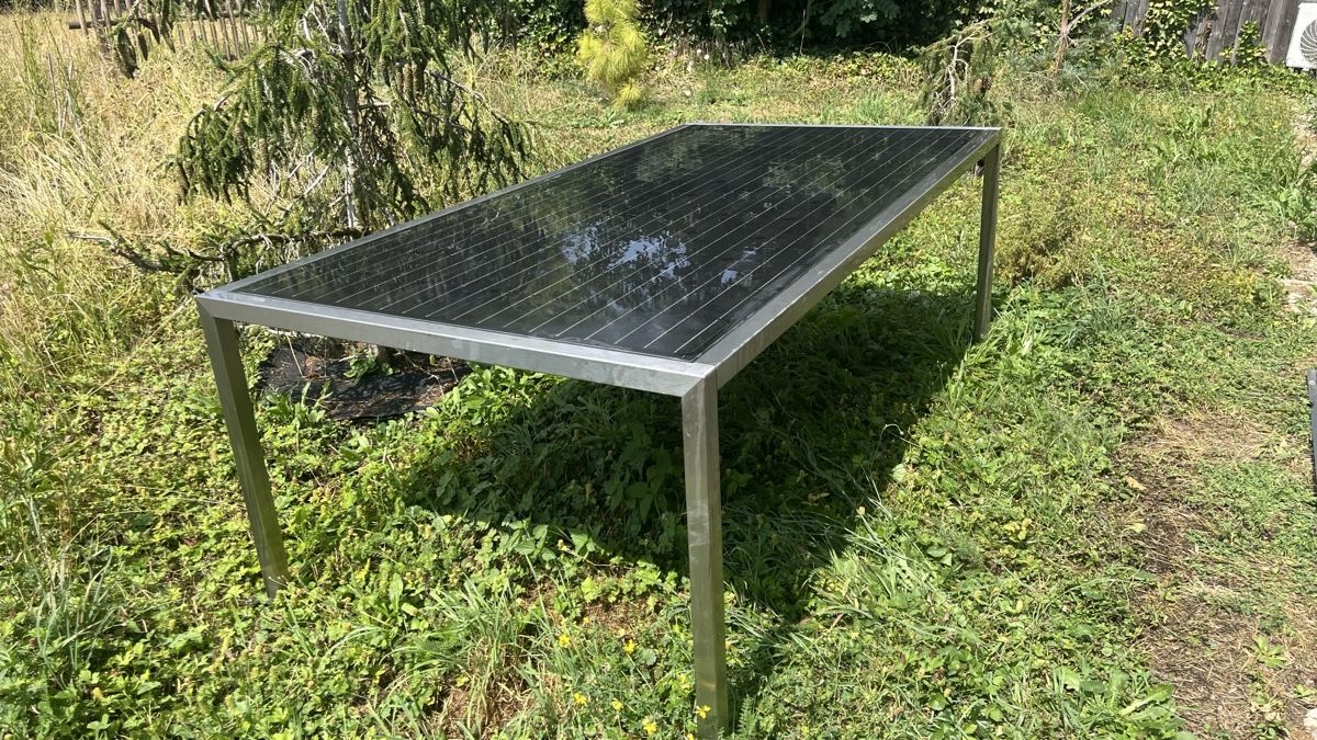 Tables: Table solaire Plug&Play Solartisch – D'occasion à Corserey par Zreik82