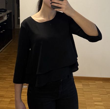 Blouse noire élégante Mango Collection, taille XS