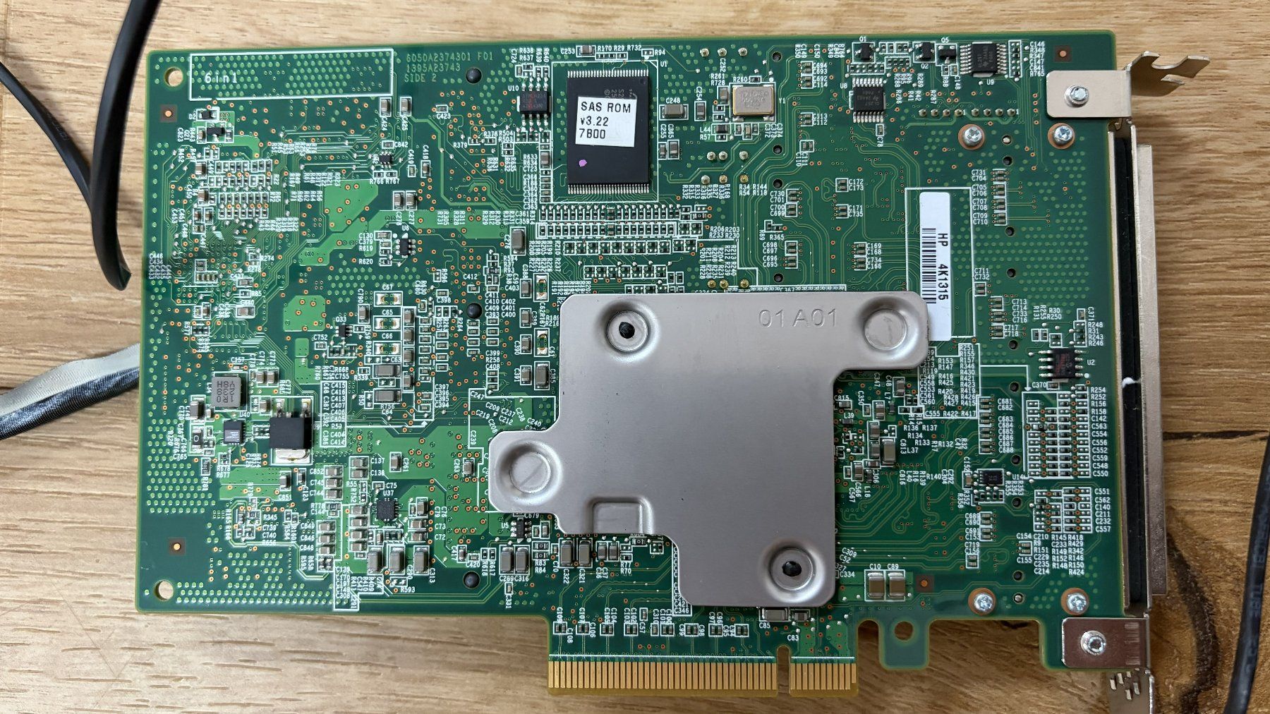 Hewlett Packard Server: HP P822 SAS RAID Controller 6Gb PCIe x8 1GB + Batterie – Usato da Gretzenbach venduto da ITRecyclingGuy 2